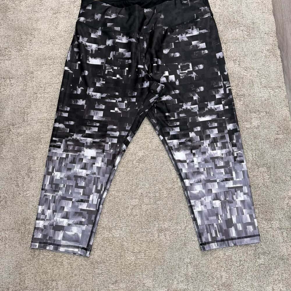 RBX Live Life Active Black White Geometric Print Capri Leggings 2X